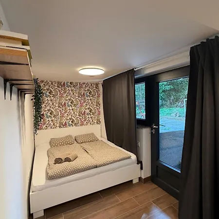 Apartamento Blossoming Hidden Nest With Garden
